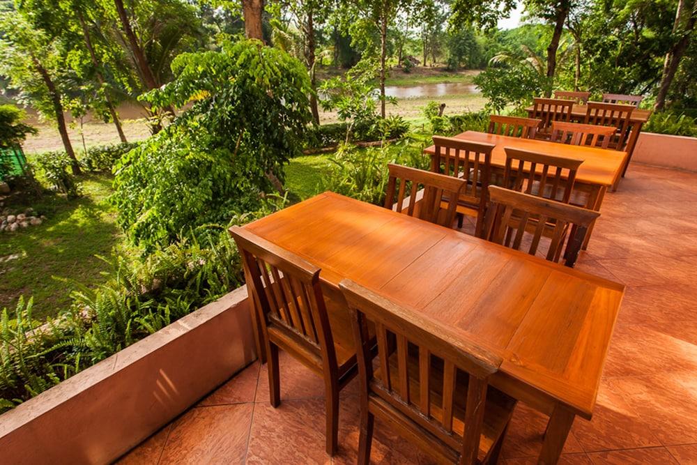 Riverhouse-The Teak House Mae Sariang Exterior foto