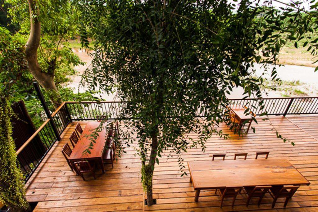 Riverhouse-The Teak House Mae Sariang Exterior foto