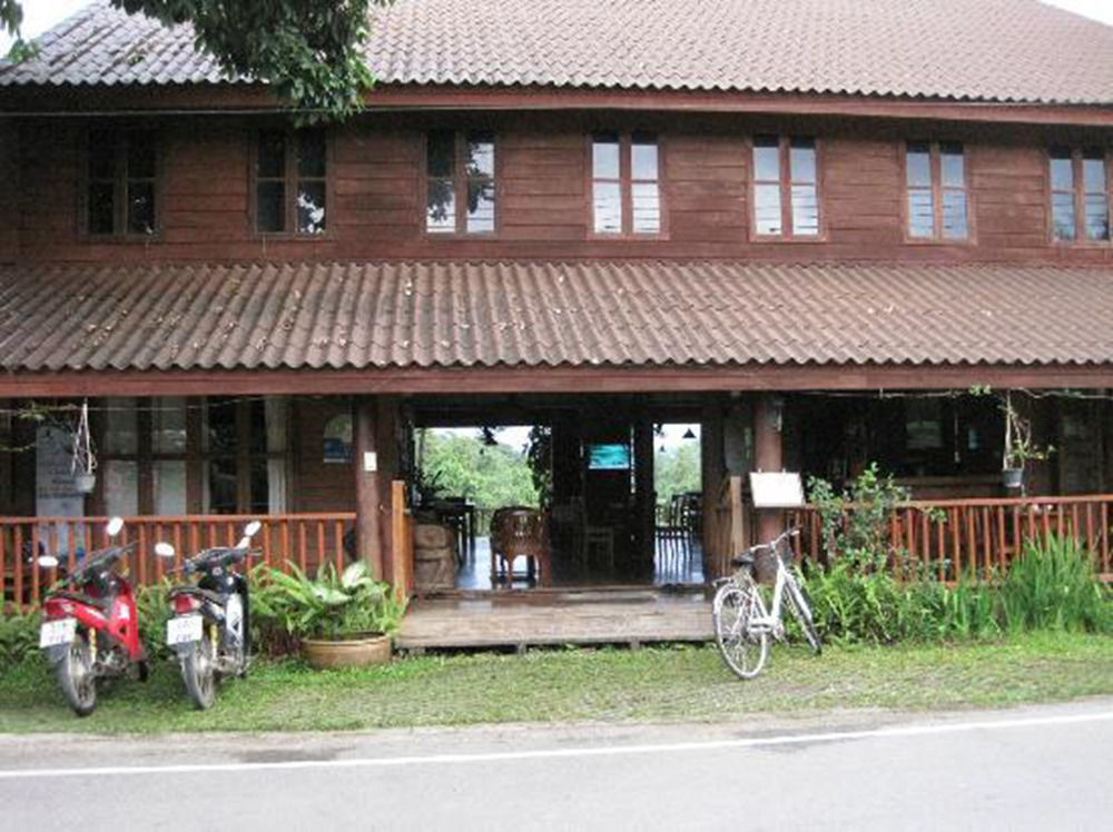 Riverhouse Hotel Mae Sariang Exterior foto