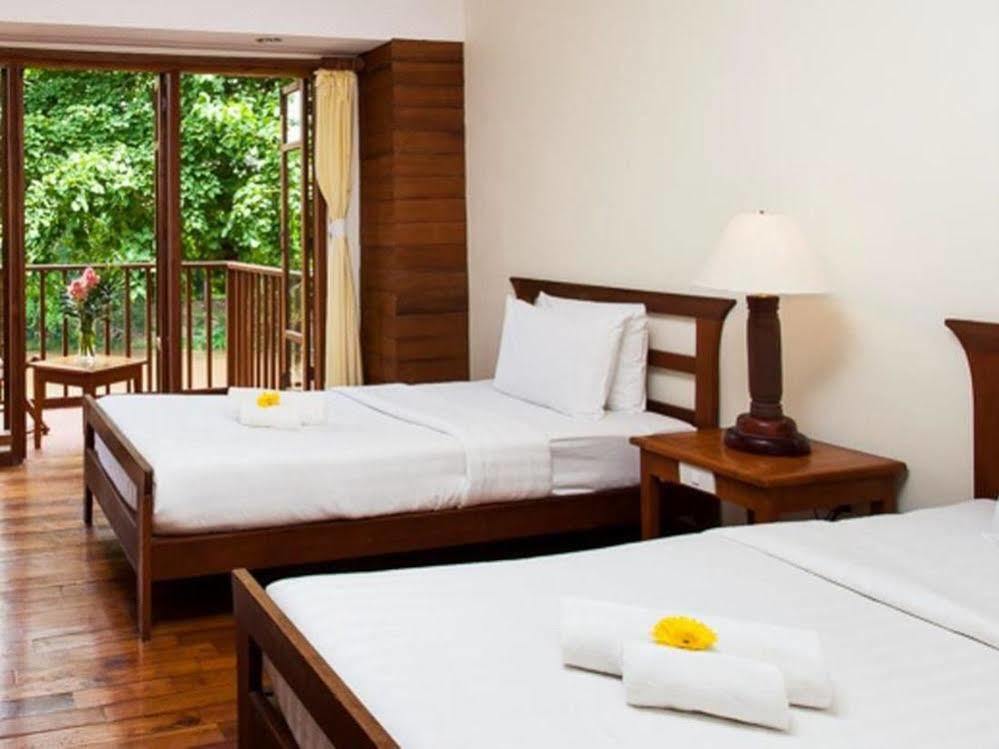 Riverhouse-The Teak House Mae Sariang Exterior foto